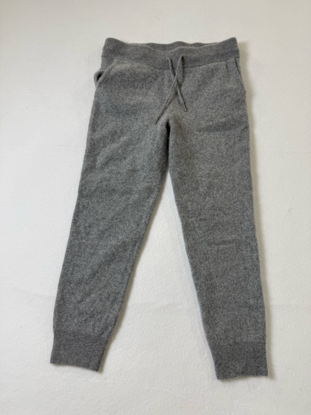 Quince Cashmere Gray Knit Drawstring Joggers
